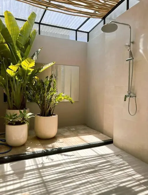 Villa Oliver Luxury 3Br Inc Breakfast And Airport Pickup Canggu