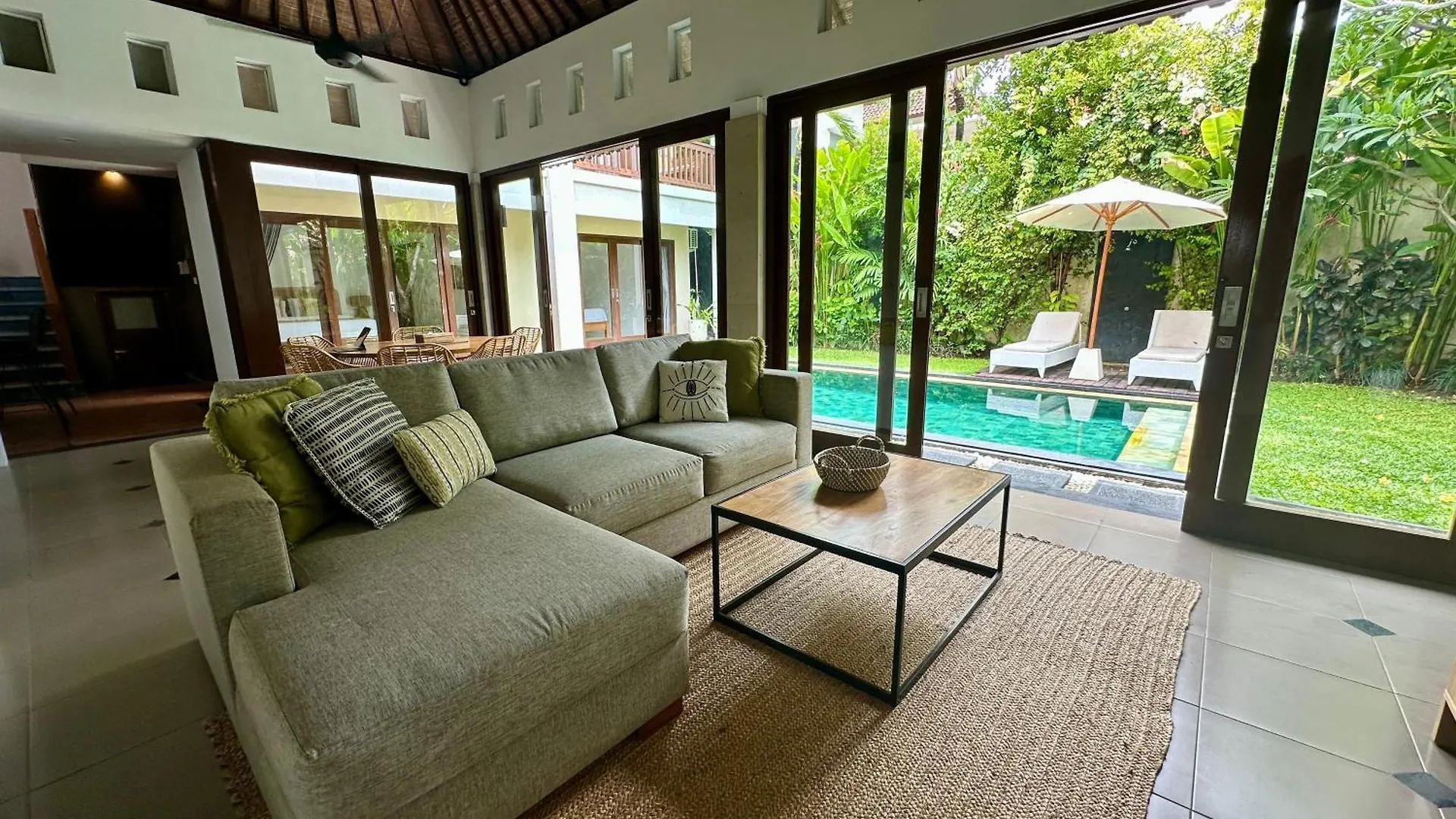 Villa Oliver Luxury 3Br Inc Breakfast And Airport Pickup Canggu