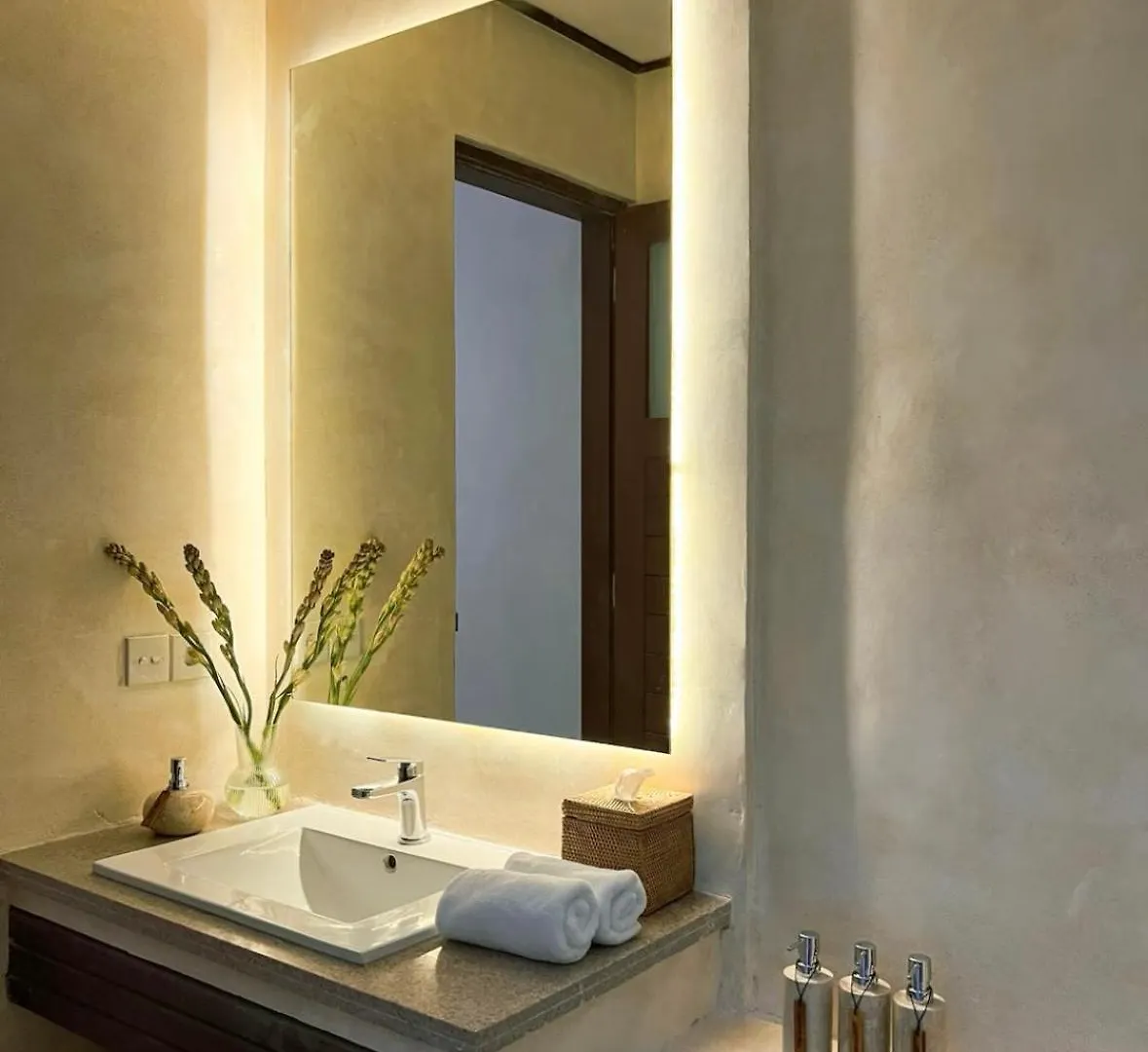 Villa Oliver Luxury 3Br Inc Breakfast And Airport Pickup Canggu  Indonesia