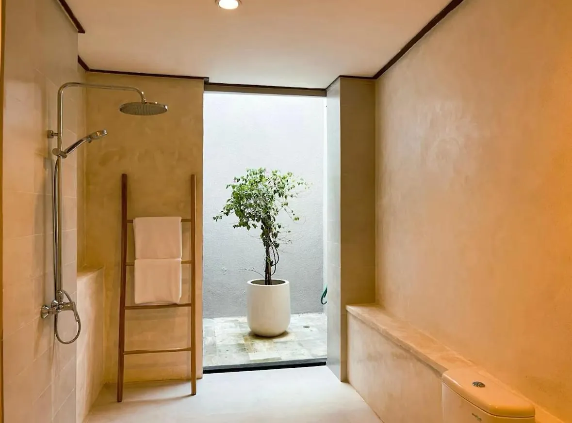 Villa Oliver Luxury 3Br Inc Breakfast And Airport Pickup Canggu  0*, Canggu (Bali)