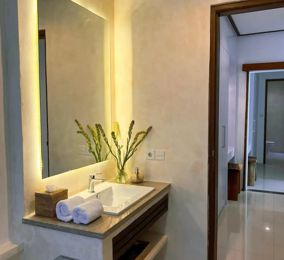 Villa Oliver Luxury 3Br Inc Breakfast And Airport Pickup Canggu  0*, Canggu (Bali)
